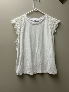Ricki’s Women’s White Lace Cap Sleeves T Shirt